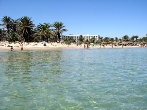 playa-en-tunez-vacaciones.jpg